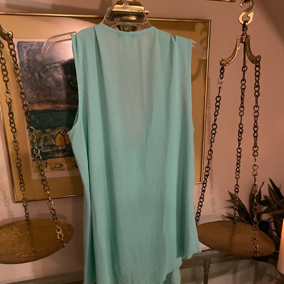 (2)tops - Picture 4 of 4